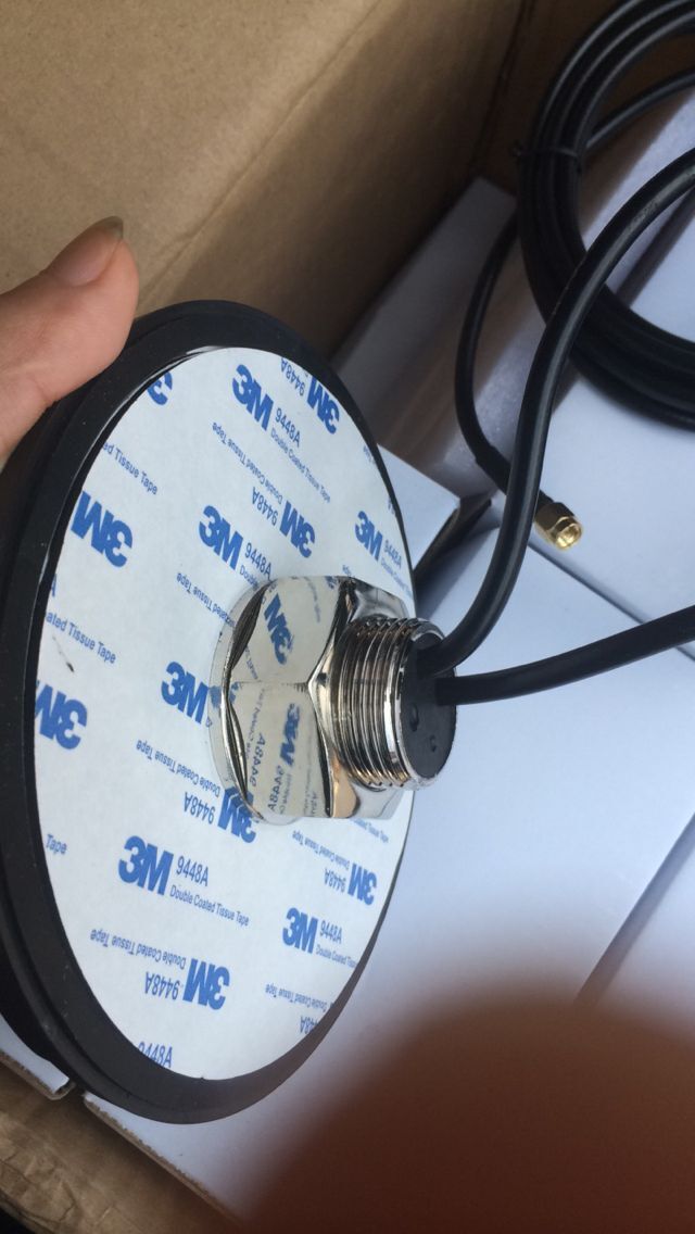  2020-9-13  whwireless  4G  LoRA  mimo antenne WH-4G-D3X2  200 stuks op de boot