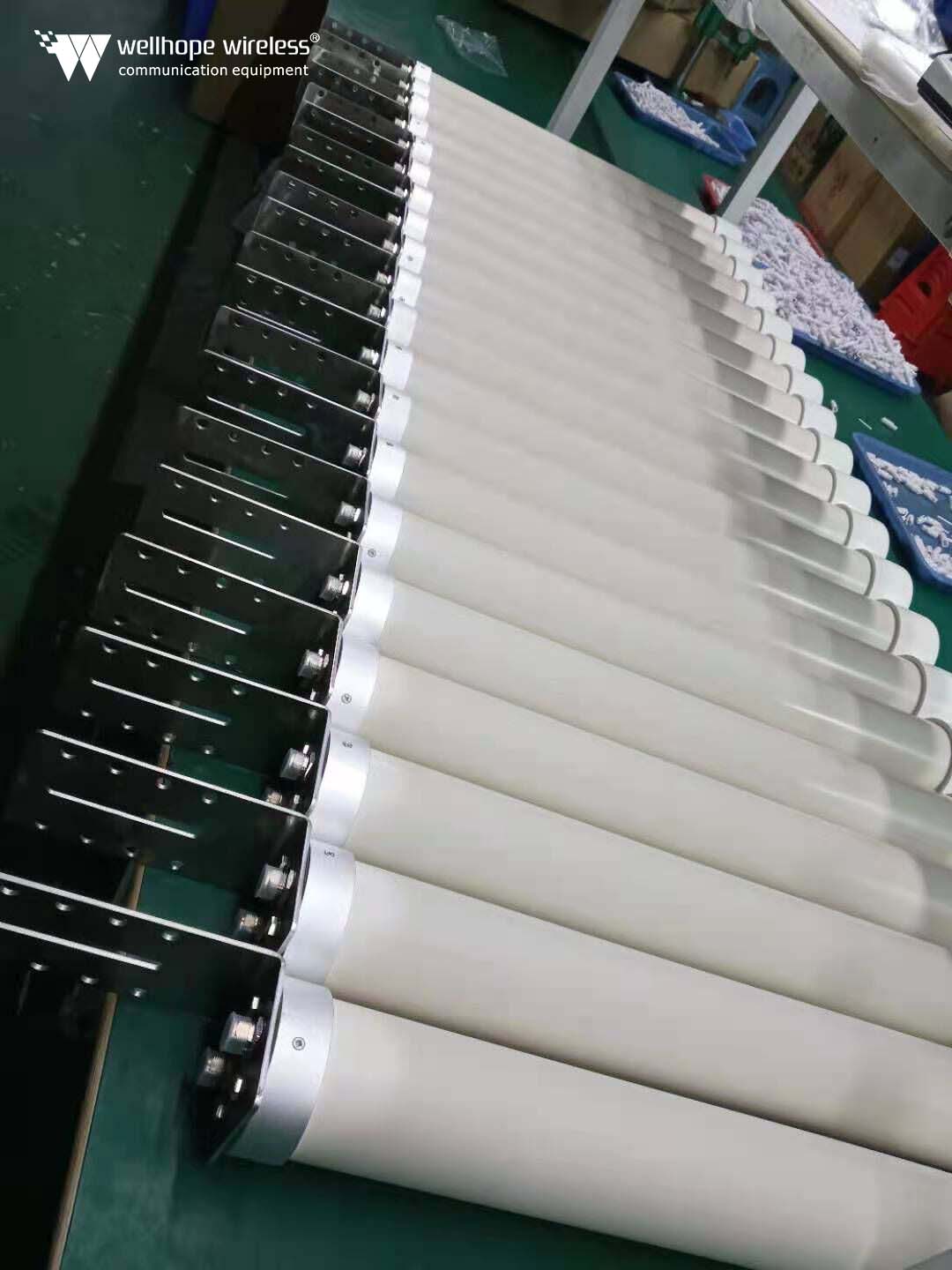  18-1-2021 100 stuks 5G antenne WH-5G-MM8x2 bij het produceren